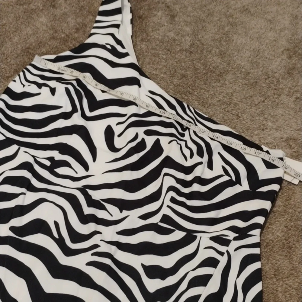 Eloquii NWT Zebra One Shoulder Maxi Dress With Slit - Picture 3 of 10